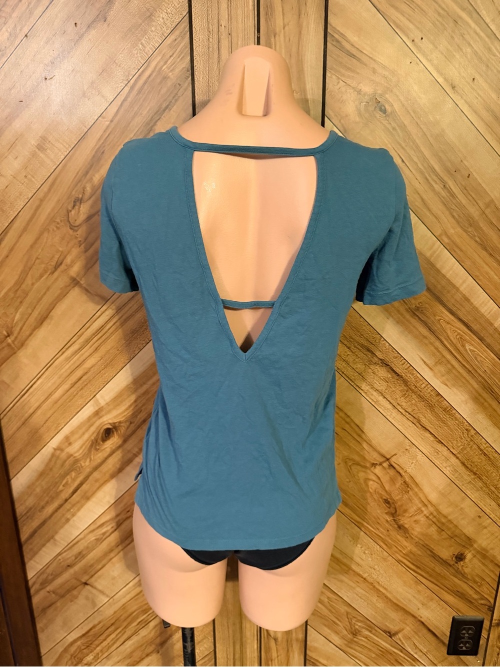 Victoria’s Secret PINK Womens XS Teal Blue Cutout Open Back Short Sleeve T-Shirt - Picture 6 of 9